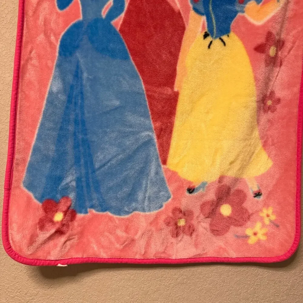 Disney Princess plush crib blanket - pink Cinderella Snow White Sleeping Beauty